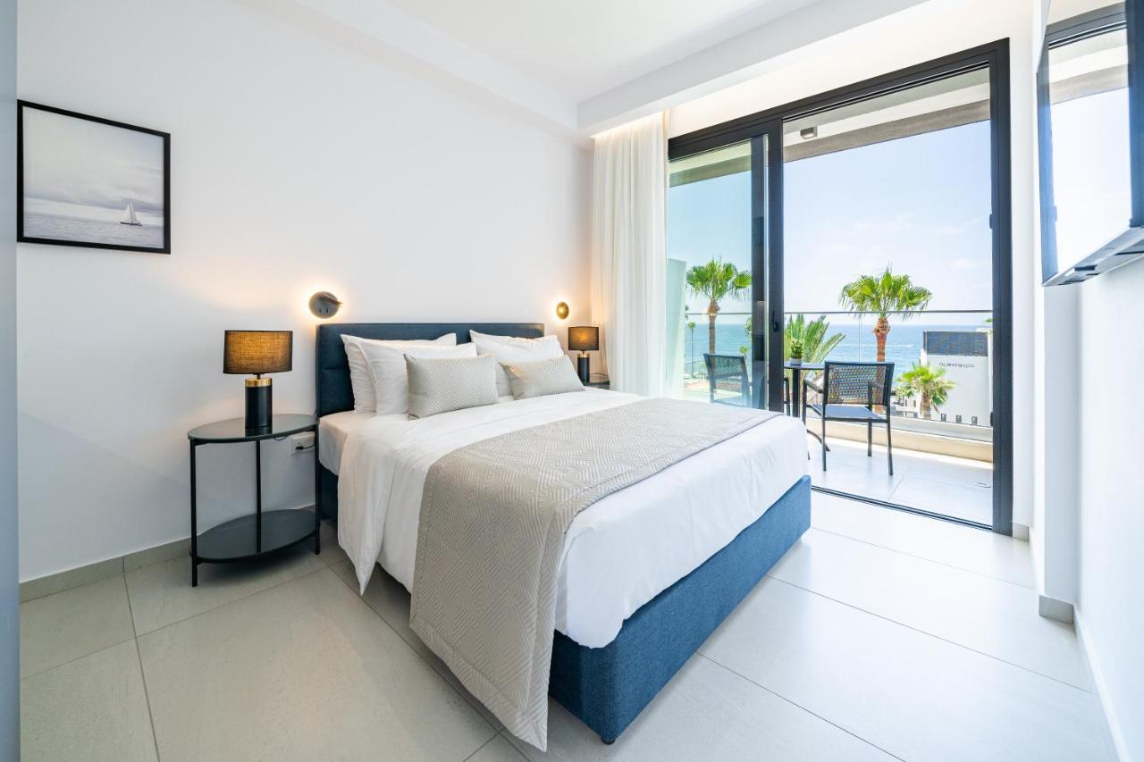 Waterside Sea View Apartments Paphos Esterno foto