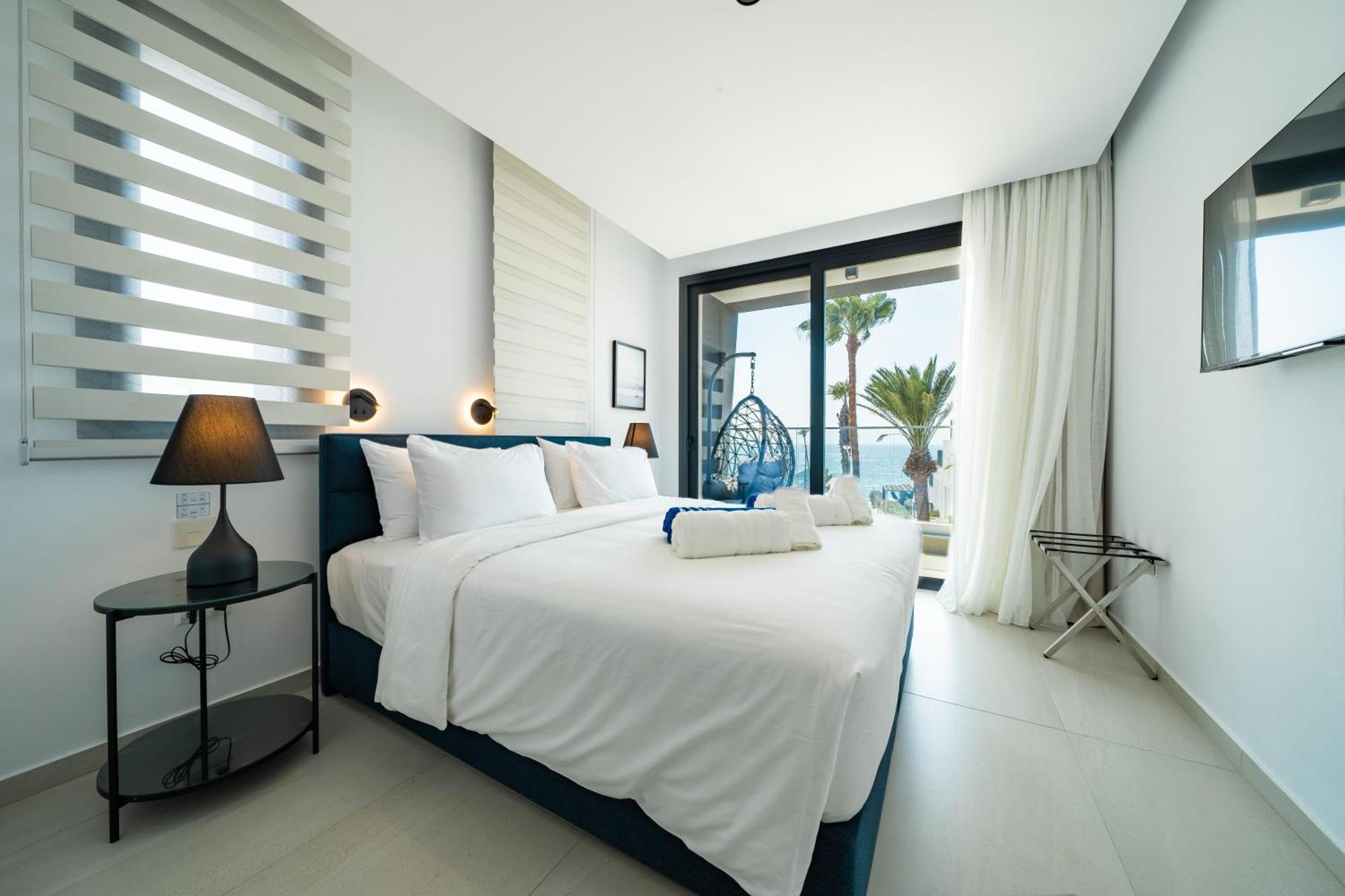 Waterside Sea View Apartments Paphos Esterno foto