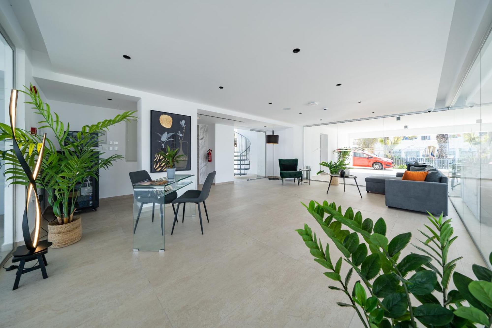 Waterside Sea View Apartments Paphos Esterno foto