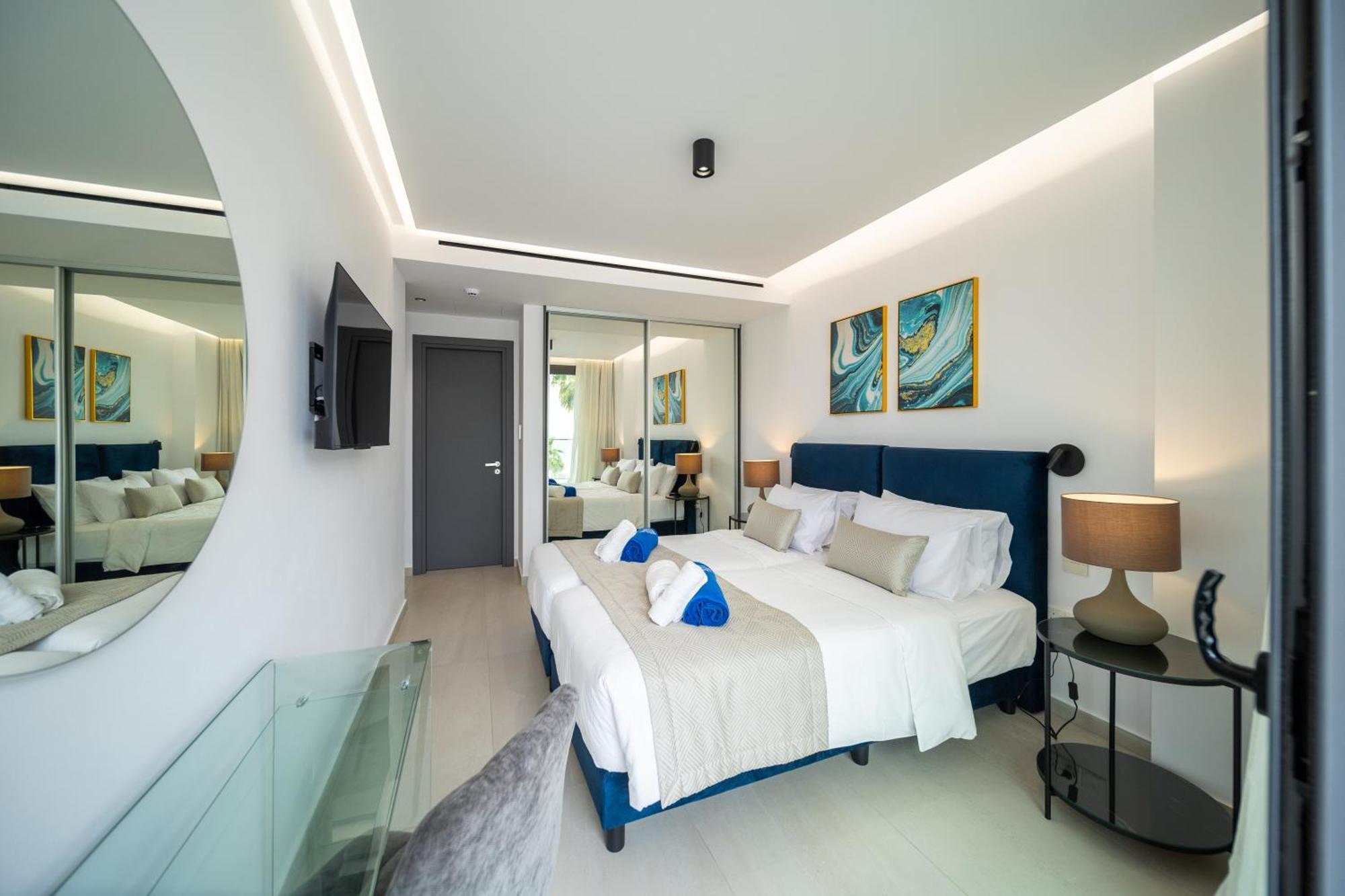 Waterside Sea View Apartments Paphos Esterno foto