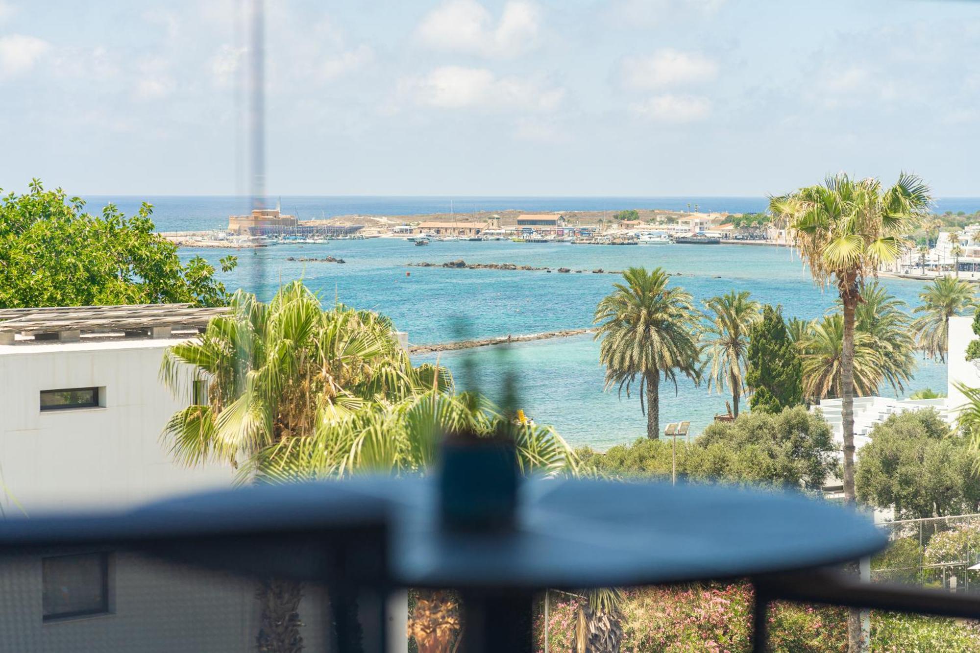 Waterside Sea View Apartments Paphos Esterno foto