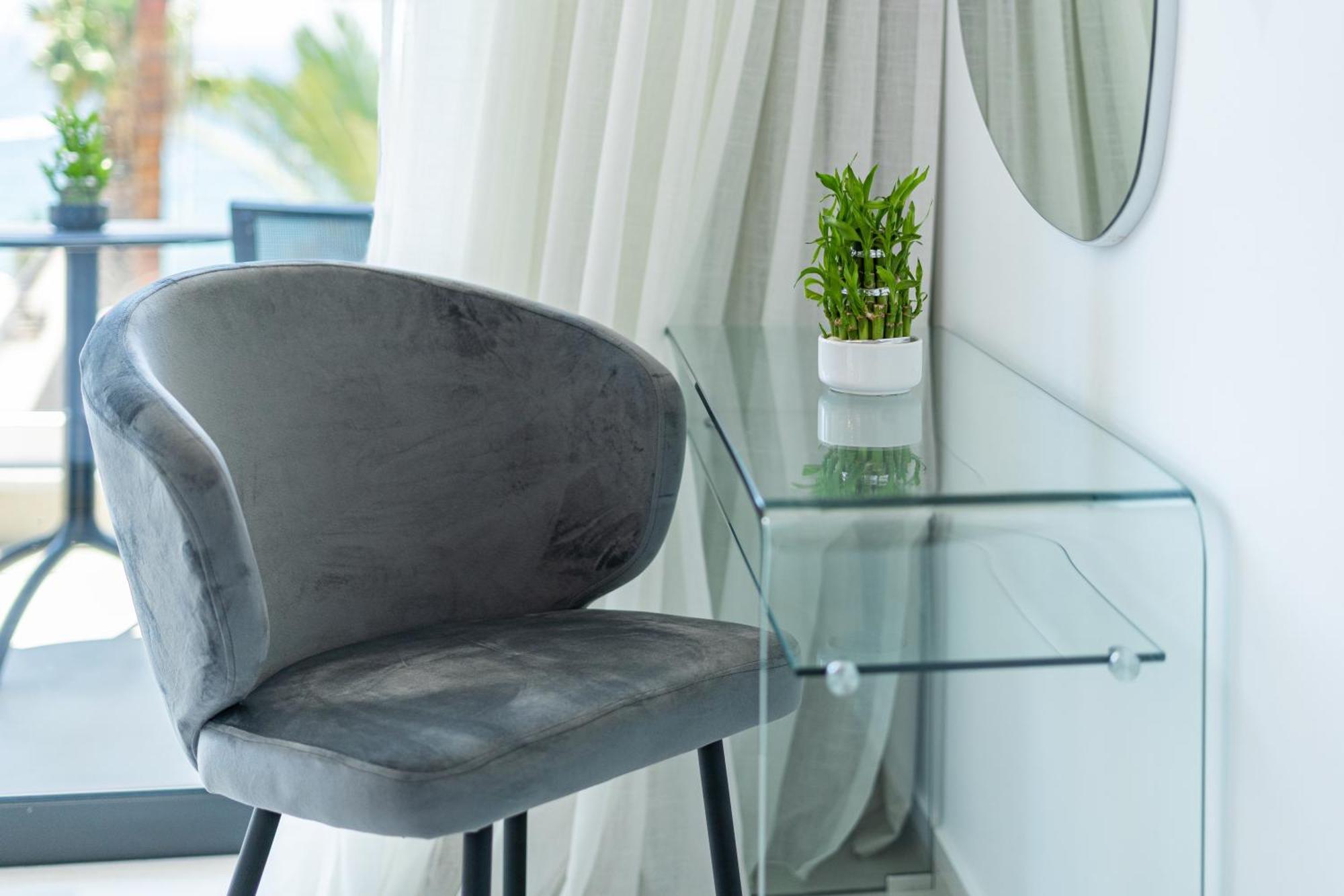 Waterside Sea View Apartments Paphos Esterno foto